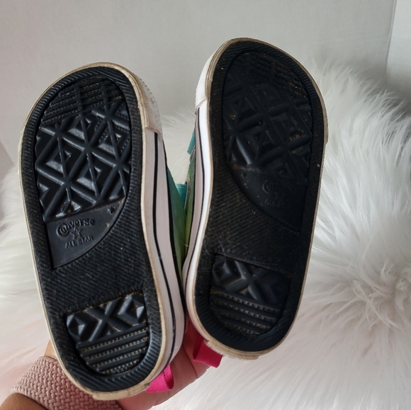 Converse Kids Sneakers with Velcro Straps, Size 7 - Picture 6 of 6